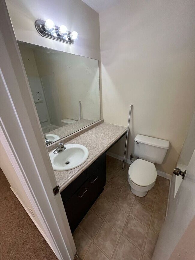 Building Photo - Now Ready! A 2 bedroom 2.5 bath in Norcross area!