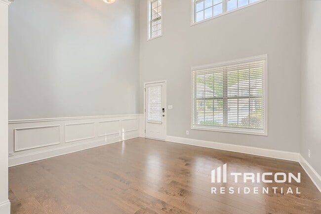Building Photo - 7064 Demeter Dr