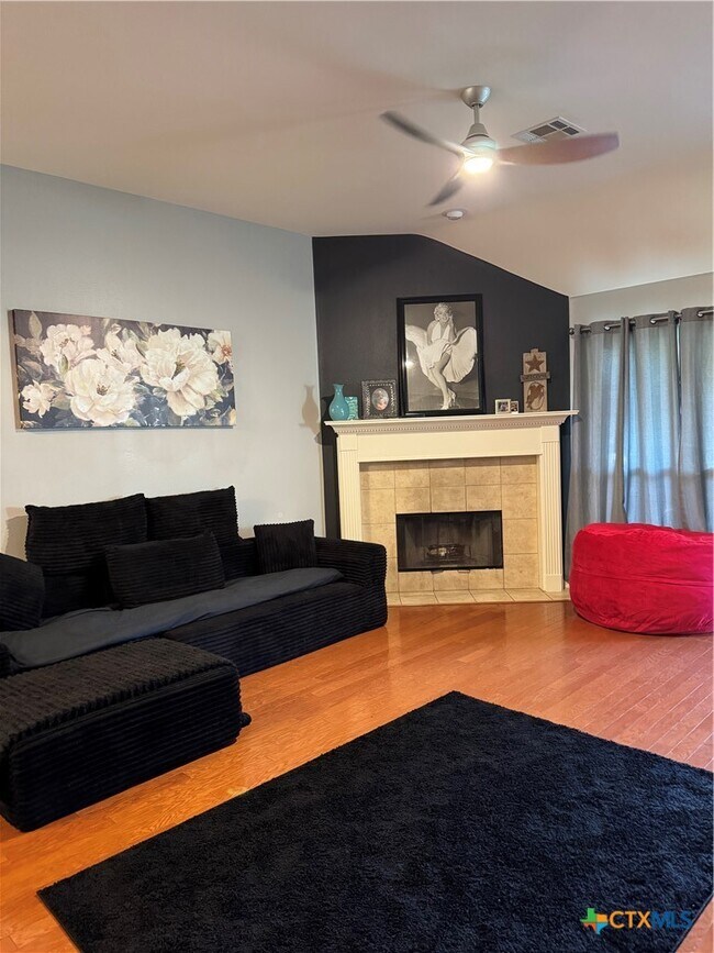 Building Photo - 5704 Meadow Wood Dr