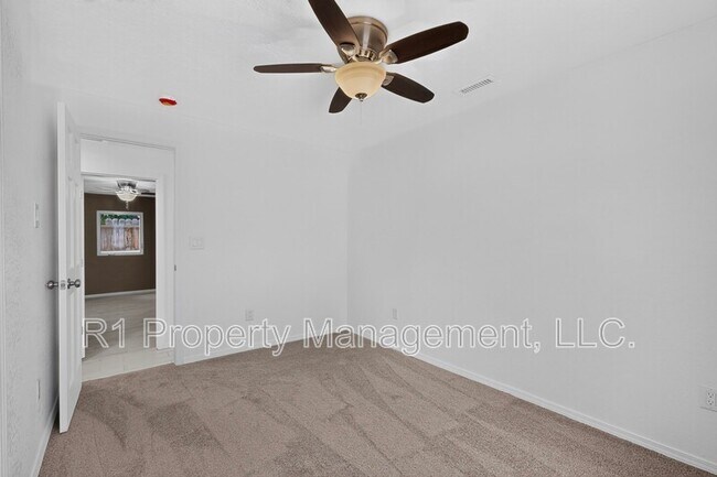 Building Photo - 823 San Lorenzo Ave NW