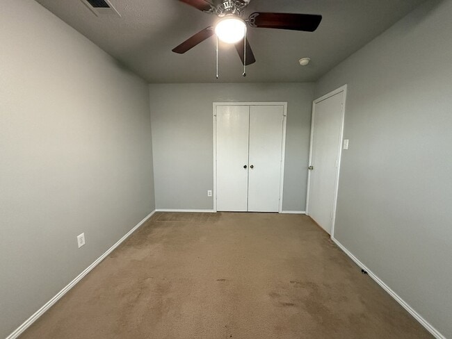 Building Photo - 7033 Snowy Owl St