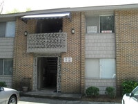 Building Photo - Shandon Gardens Unit #12