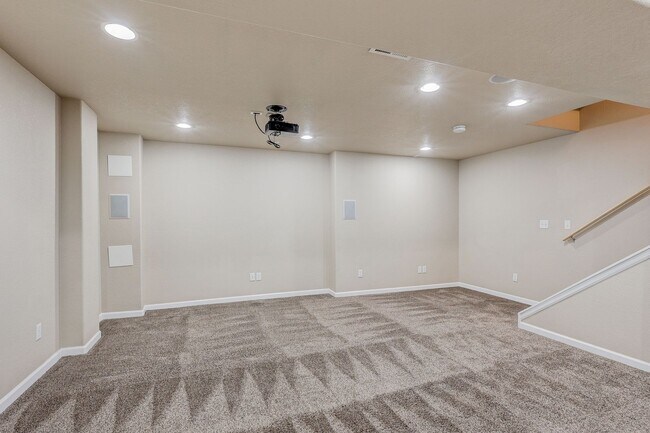 Building Photo - 5 bedroom single family home in Castle Rock.