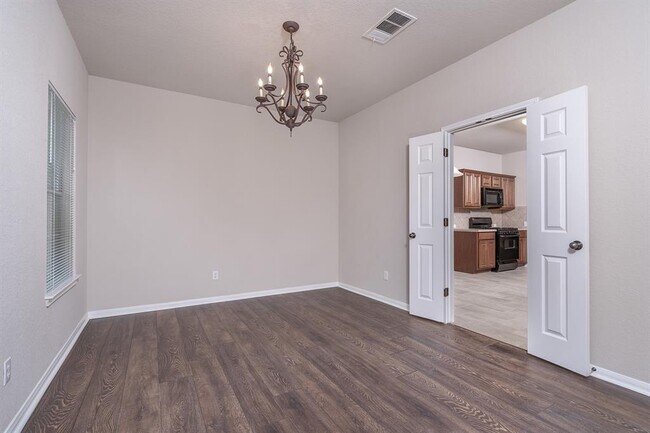 Building Photo - 806 Bedford Ct