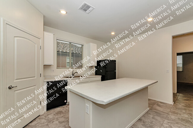 Building Photo - 8821 E Stone Meadow Cir