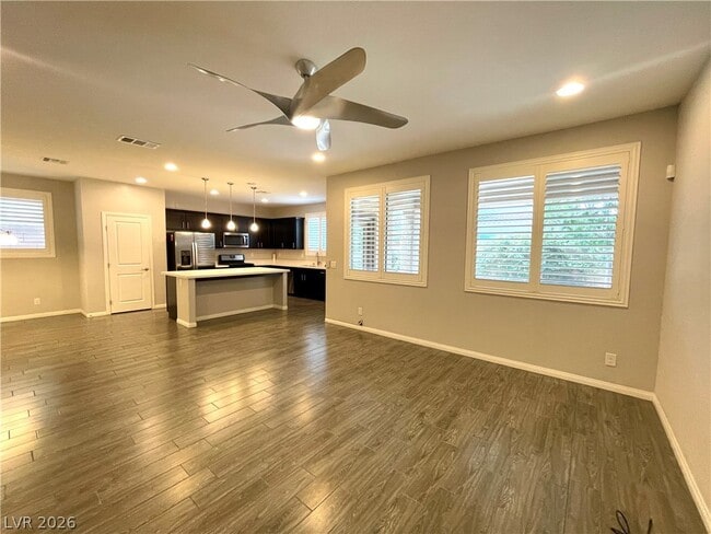 Building Photo - 9702 Canyon Landing Ave