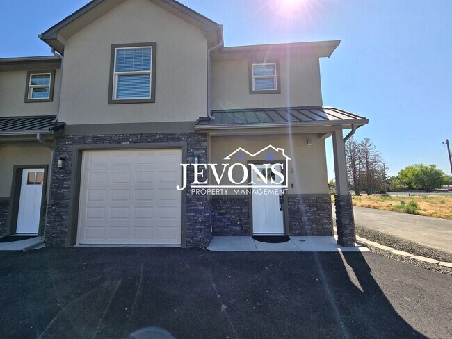 Building Photo - 413 S 97th Ave