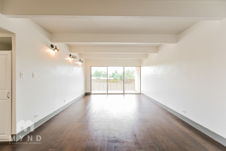 Building Photo - 8060 E Girard Ave