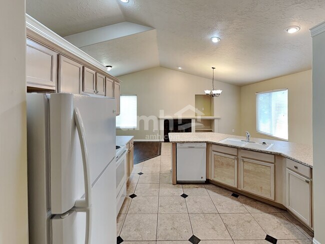 Building Photo - 143 N 700 W