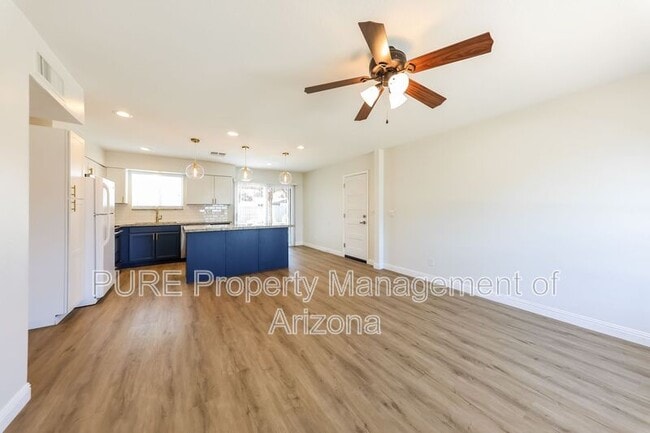 Building Photo - 333 E Cullumber Ave