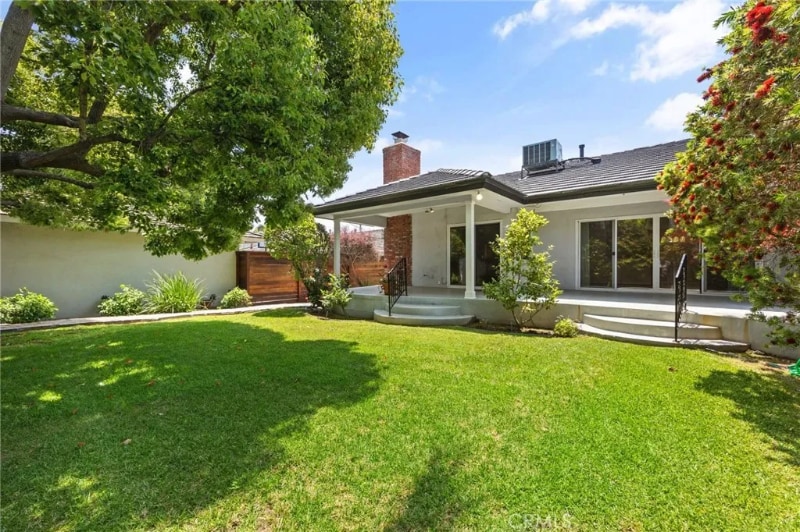 Building Photo - 5431 E El Jardin St