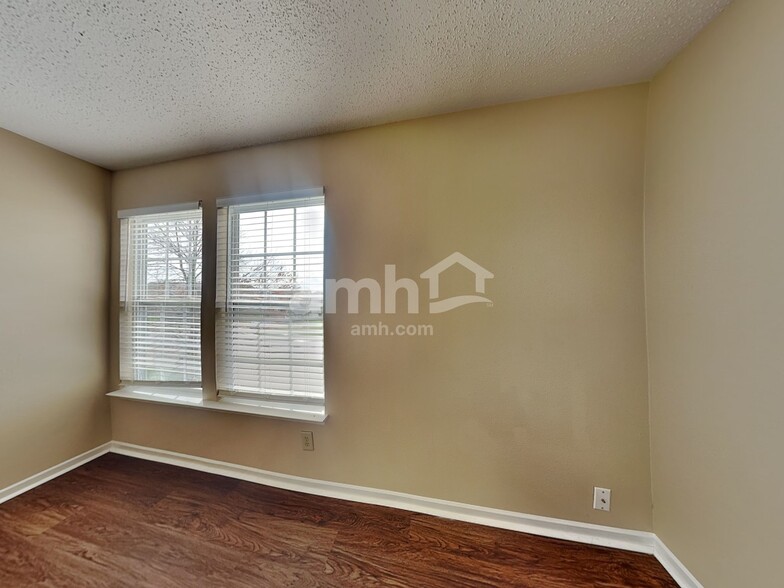 Building Photo - 5635 Olive Branch Way