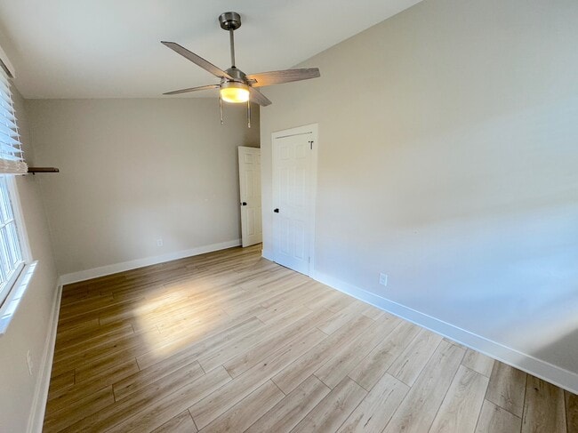 Building Photo - 322 Tanglewood Rd