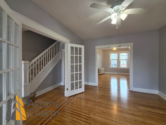 Building Photo - 3016 Pelham Ave