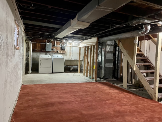 Building Photo - 404 N 64th St