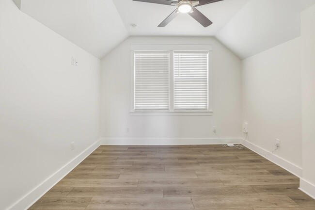 Building Photo - 4056 Biltmore Ave