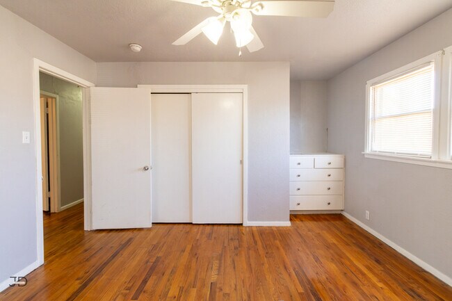 Building Photo - 6745 Southwest Pkwy