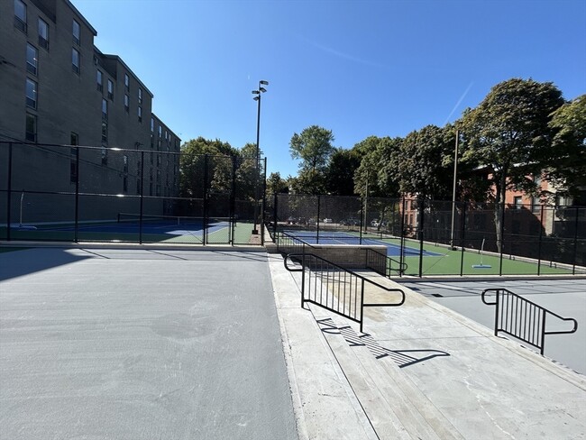 Building Photo - 44 Washington St