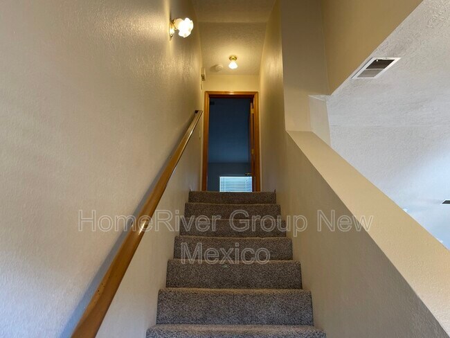 Building Photo - 2205 Sunstone Dr NW