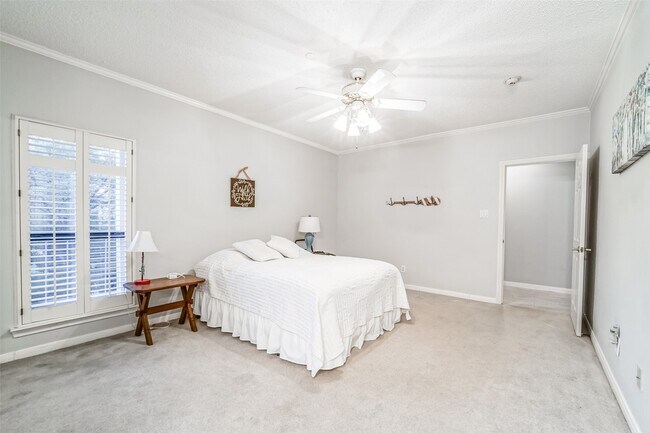 Building Photo - 351 Lakeside Ln