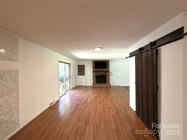 Building Photo - 7045 Ridge Ln Rd