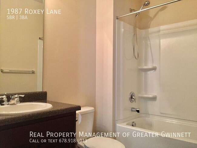 Building Photo - Spacious and Beautiful 5 bedroom Home!