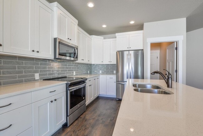 Building Photo - Beautiful 3 Bedroom, 2 Bath Ranch in Berthoud!