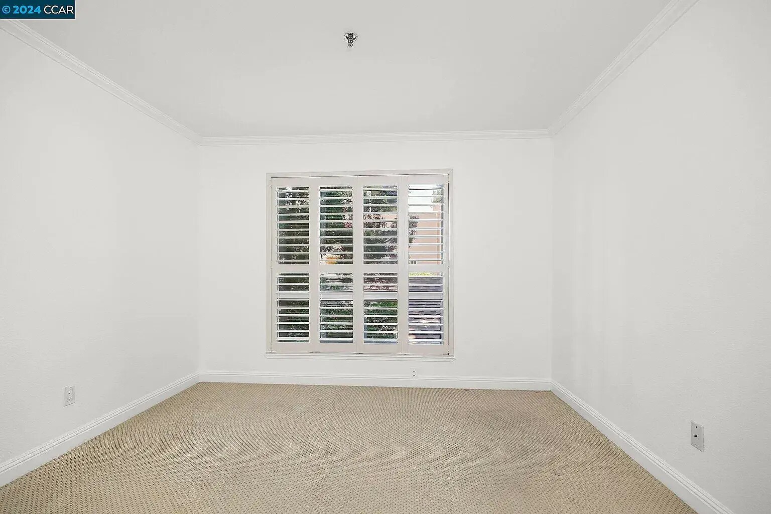 Building Photo - 2530 Oak Rd