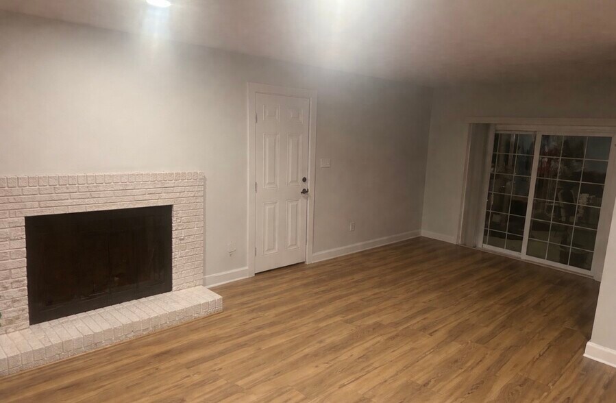 Building Photo - 2453 Regal Ct