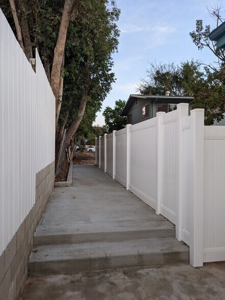 Second Entrance from Labrador Street - 17051 Labrador St
