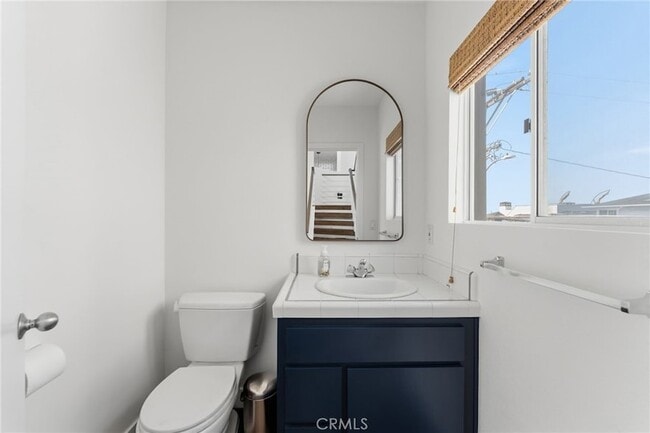 Building Photo - 1452 Loma Dr