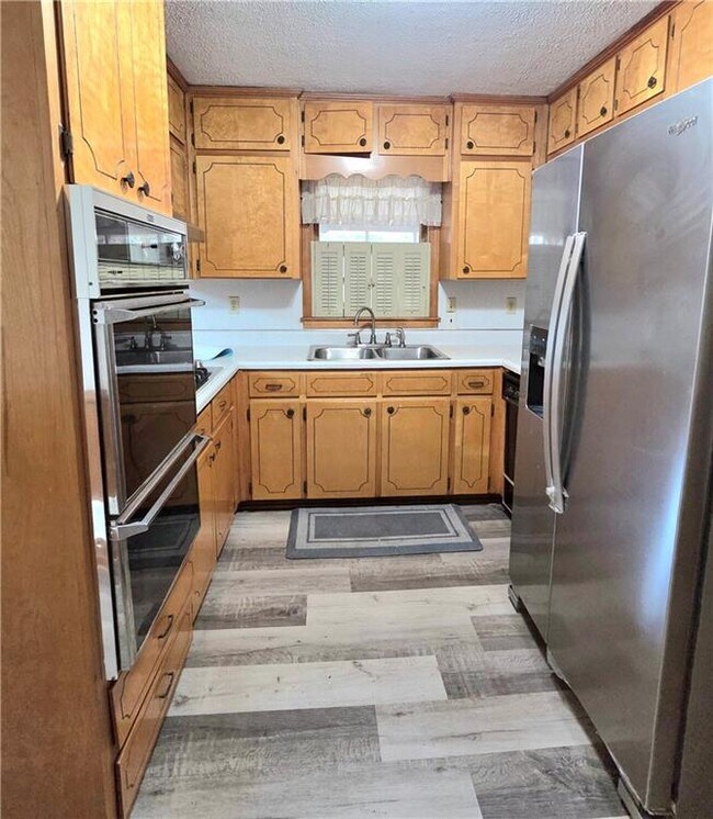 Building Photo - 6593 Katie Ln