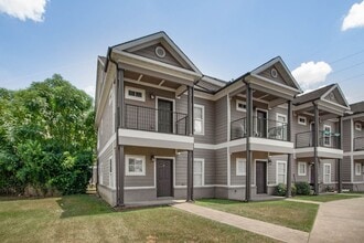 Building Photo - The Grove