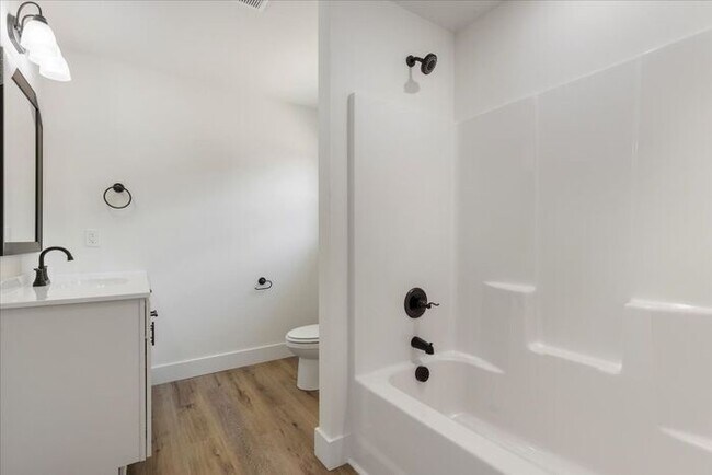 Building Photo - SPECIAL! Arlington Townes - Beautiful 3 Be...