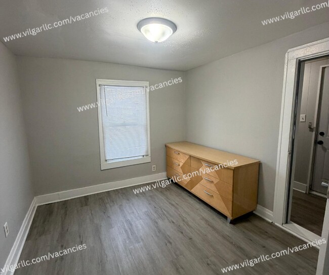 Building Photo - 4200 Jefferson St