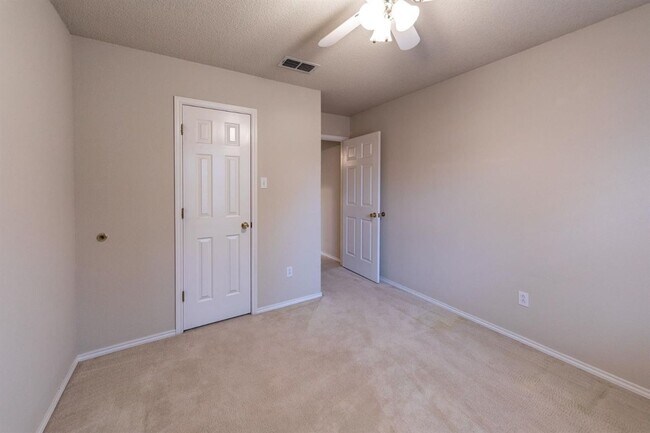 Building Photo - Beautiful Home In South Lubbock! Available...