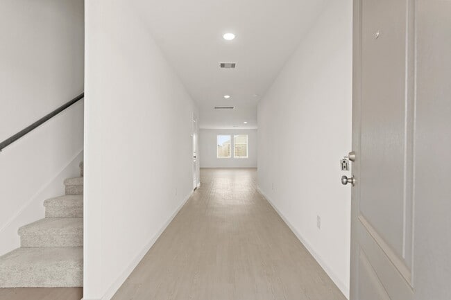 Building Photo - 26727 Feather Reed Dr