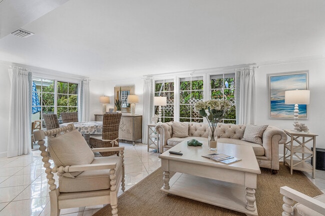 Building Photo - 241 List Rd