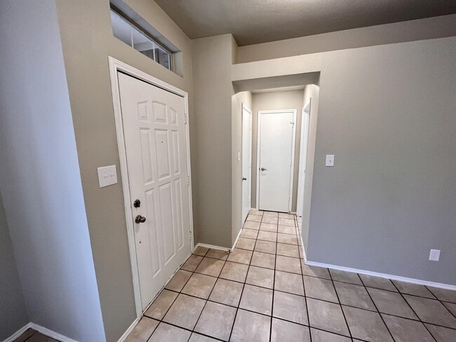 Building Photo - 2805 Yorkfield Ct