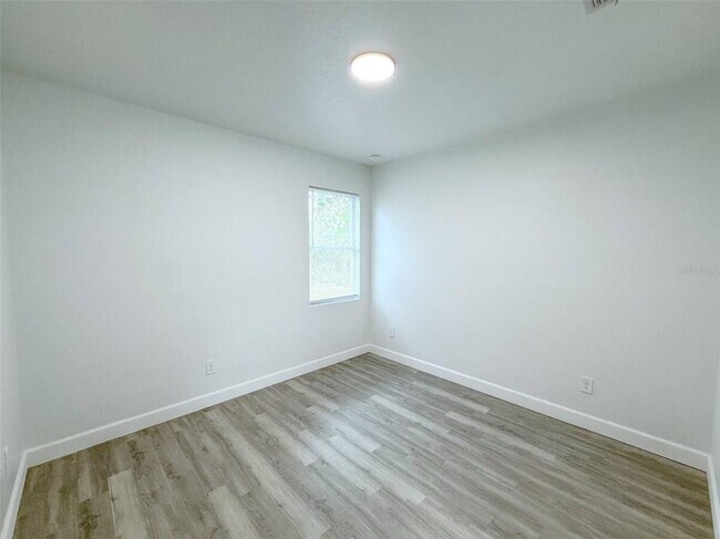 Building Photo - 824 Hanover Ave