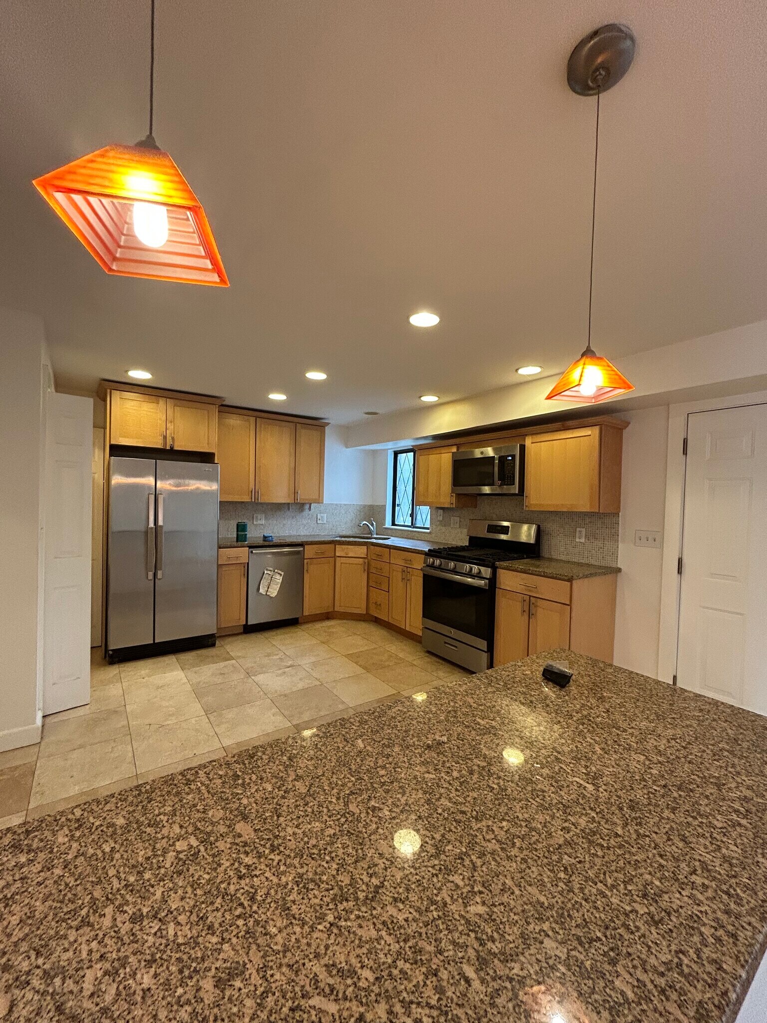 Building Photo - 22 Broadlawn Park