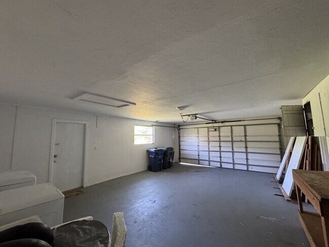 Building Photo - 927 Lemon Bay Dr