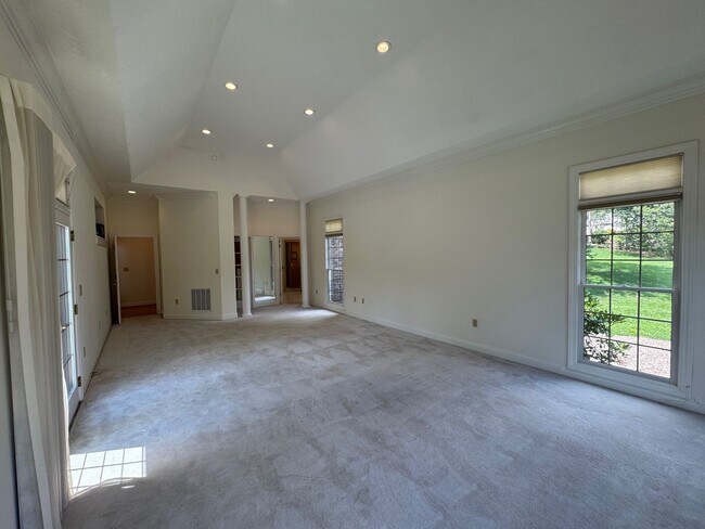 Building Photo - South AVL - Grand Residence in The Cotswol...