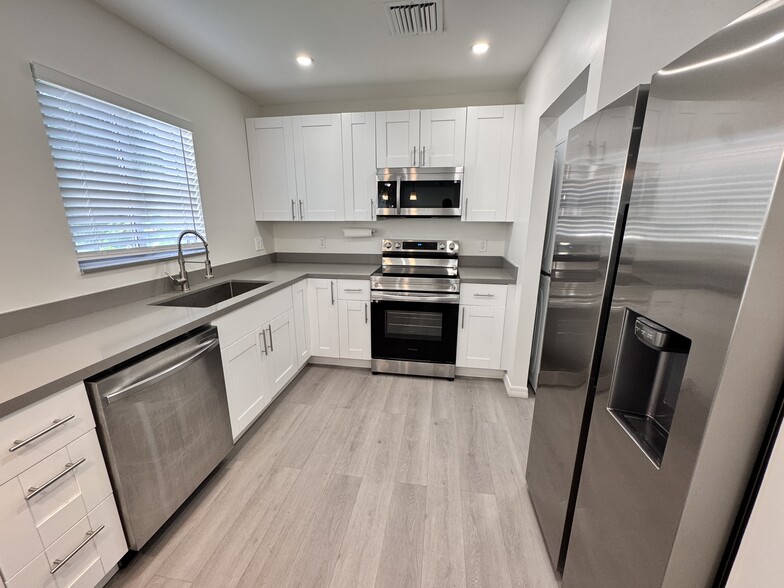 Building Photo - 7128 SW 22nd St