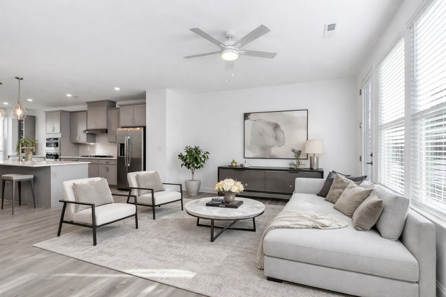 Building Photo - 707 Hoke Ln