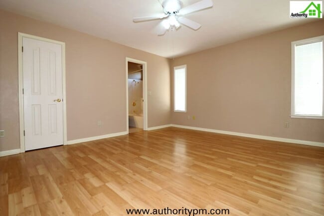 Building Photo - 428 Dominica Ct