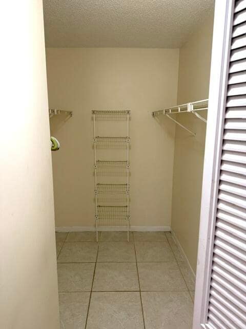 Building Photo - 202 Foxtail Dr