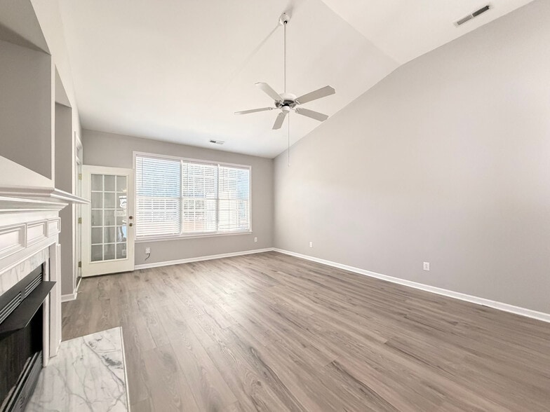 Building Photo - 10483 Dapping Dr