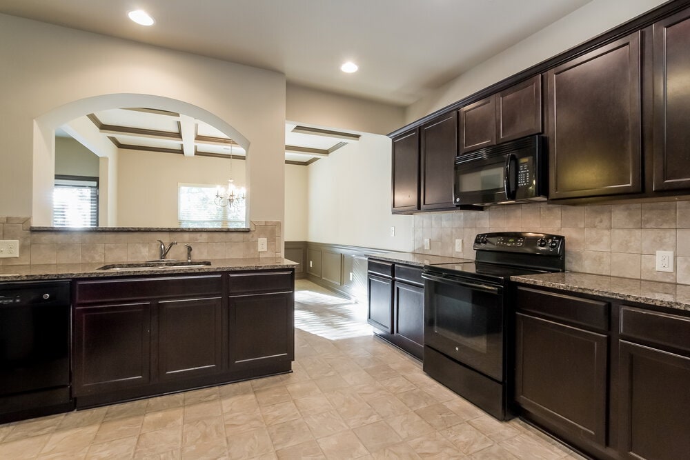 Building Photo - 631 Sweet Ashley Way