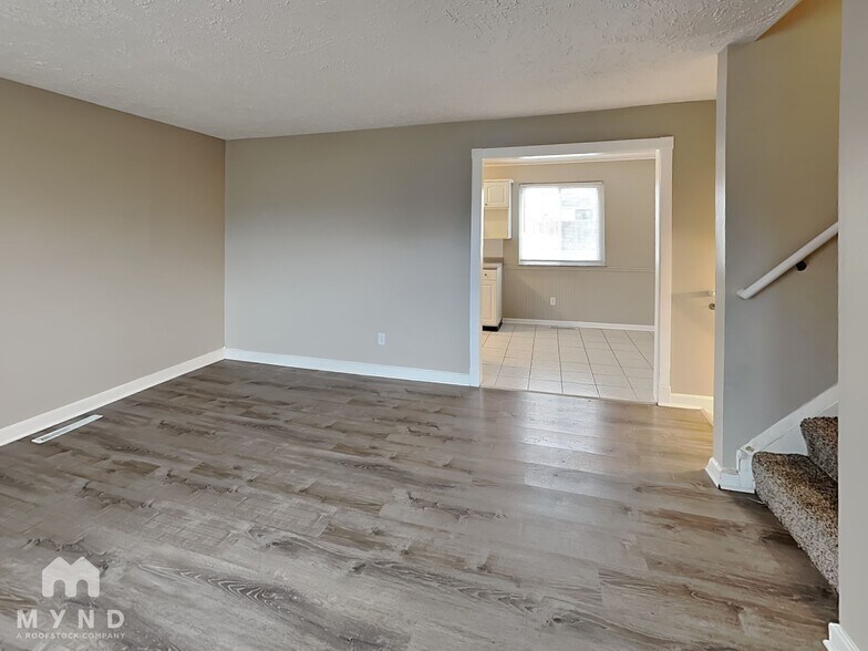 Building Photo - 4539 Paxton Dr S